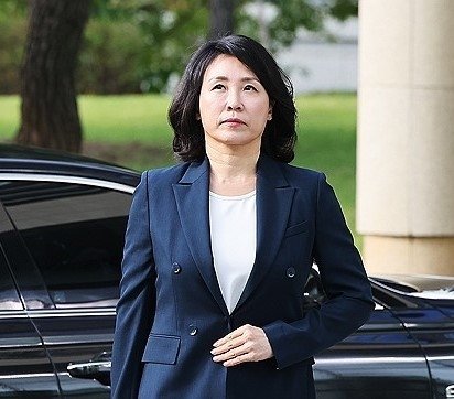 10일 공직선거법 위반 혐의로 불구속기소 된 더불어민주당 이재명 대표의 배우자 김혜경 씨가 수원지방법원에서 열리는 공판에 출석하고 있다. 연합뉴스 제공