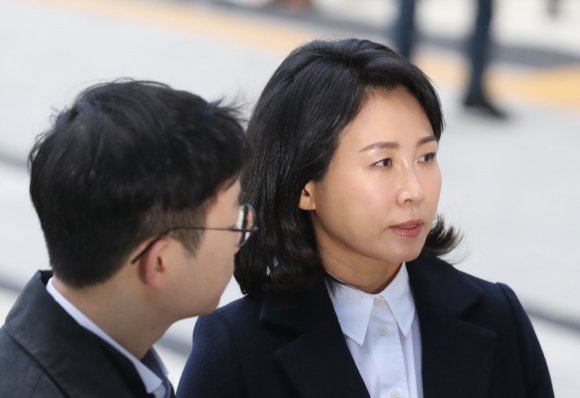 '법카 10만원' 재판 출석 김혜경 측 정치검찰이 기소한 것