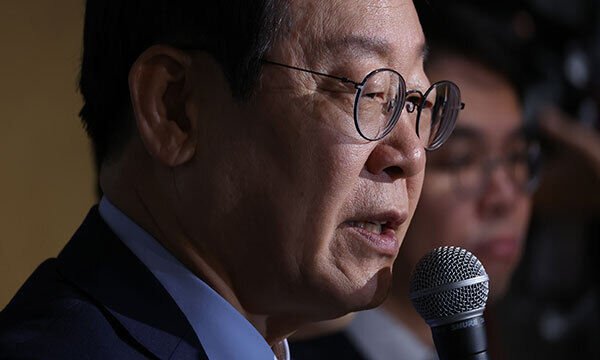 새민주 quot;이재명, 김대중·노무현 이름 입에 올리는 건 모독quot;