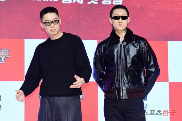 쇼미더머니 12 제작발표회에 참석한 허키 시바세키와 제이통