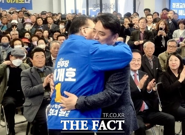 공천 앙금 털어낸 민주당 이개호·박노원…협약 맺고 '의기투합'