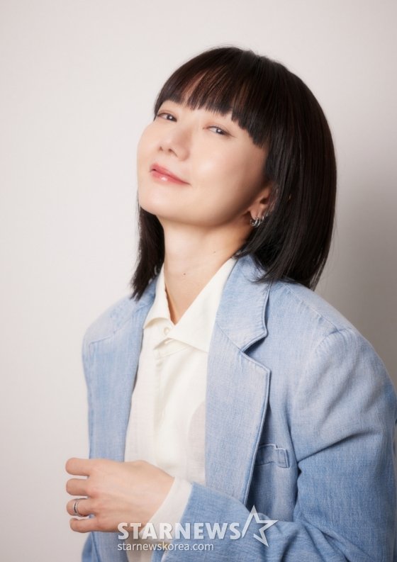 영화 '바이러스'의 주연배우 배두나가 30일 진행된 라운드 인터뷰를 위해 포즈를 취하고 있다. /사진제공=바이포엠 스튜디오 2025.04.30 /사진=이동훈 photoguy@