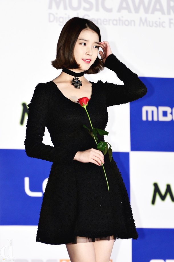  "긴생머리 vs 단발"…아이유, 극과 극 매력