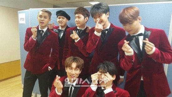 [30th골든] 비투비, 레드 턱시도 입은채 여심저격 나서 '눈길' | 인스티즈