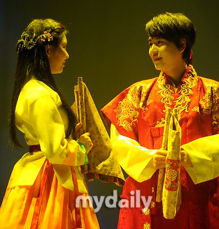 [OTHER][04-12-2013]Hình ảnh mới nhất từ vở nhạc kịch "The moon that embraces the sun" của SeoHyun 201401201438431111_1