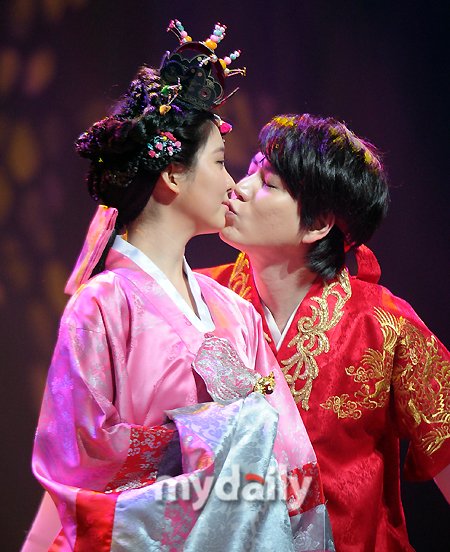 [OTHER][04-12-2013]Hình ảnh mới nhất từ vở nhạc kịch "The moon that embraces the sun" của SeoHyun 201401201445571113_1