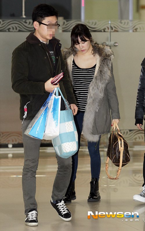 [PIC][16-12-2013]Sunny, Yuri, Tiffany, SeoHyun, HyoYeon & SooYoung trở về Hàn Quốc vào chiều nay 201312161427531810_1
