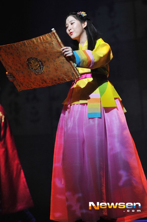 [OTHER][04-12-2013]Hình ảnh mới nhất từ vở nhạc kịch "The moon that embraces the sun" của SeoHyun 201401201434382610_1