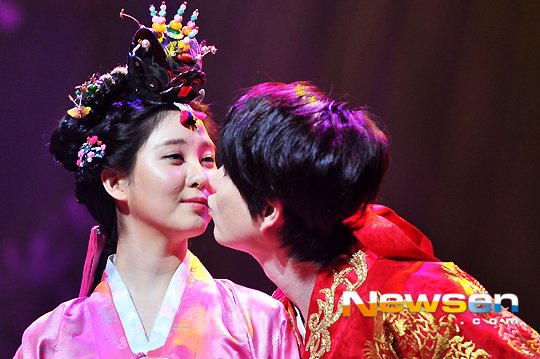 [OTHER][04-12-2013]Hình ảnh mới nhất từ vở nhạc kịch "The moon that embraces the sun" của SeoHyun 201401201445432610_1
