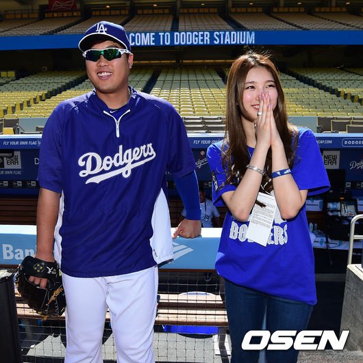 Miss A's Suzy Visits Dodgers Stadium To Support South Korean Pitching  Sensation Ryu Hyun Jin