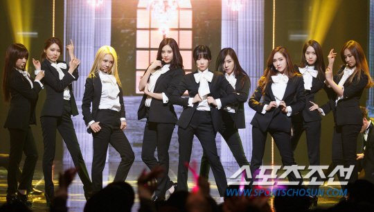 [포토] 소녀시대, 무대 압도하는 블랙 슈트 패션!