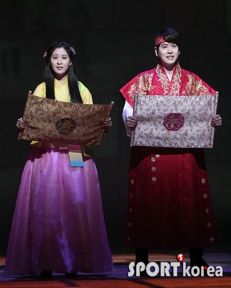 [OTHER][04-12-2013]Hình ảnh mới nhất từ vở nhạc kịch "The moon that embraces the sun" của SeoHyun 20140120143506206