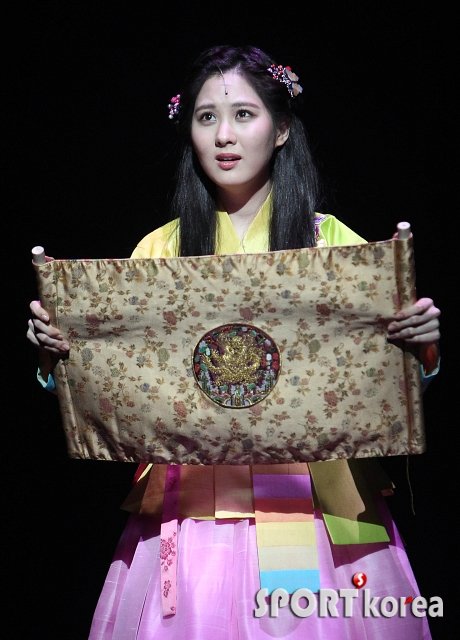 [OTHER][04-12-2013]Hình ảnh mới nhất từ vở nhạc kịch "The moon that embraces the sun" của SeoHyun 20140120143810630