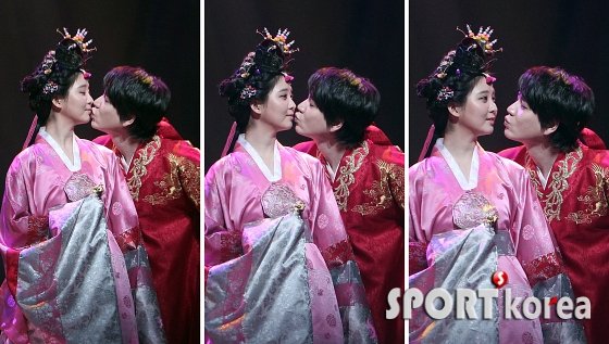 [OTHER][04-12-2013]Hình ảnh mới nhất từ vở nhạc kịch "The moon that embraces the sun" của SeoHyun 20140120145535682