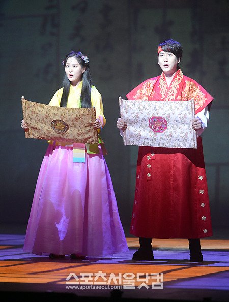 [OTHER][04-12-2013]Hình ảnh mới nhất từ vở nhạc kịch "The moon that embraces the sun" của SeoHyun 201457211390195987
