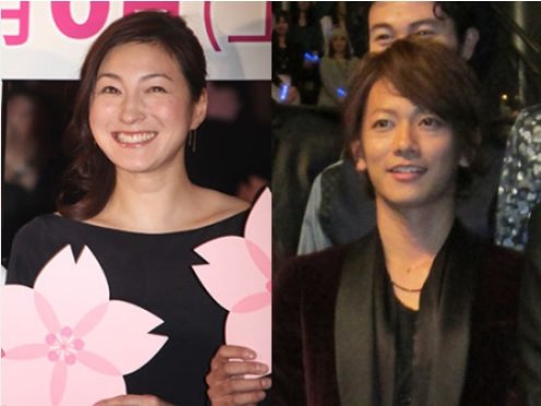 일본의 유명 여배우 히로스에 료코(왼쪽)와 20대 인기 남자배우 사토 타케루의 불륜이 발각됐다. / 온라인 커뮤니티