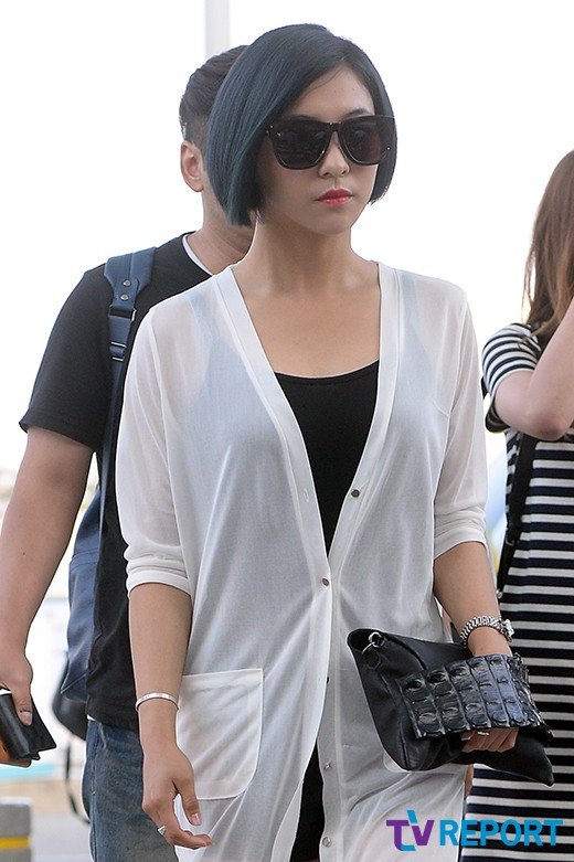 [صور] (f(x في مطار Incheon متجهات إلى هونغ كونغ 20140630_1404125040_03397000_1