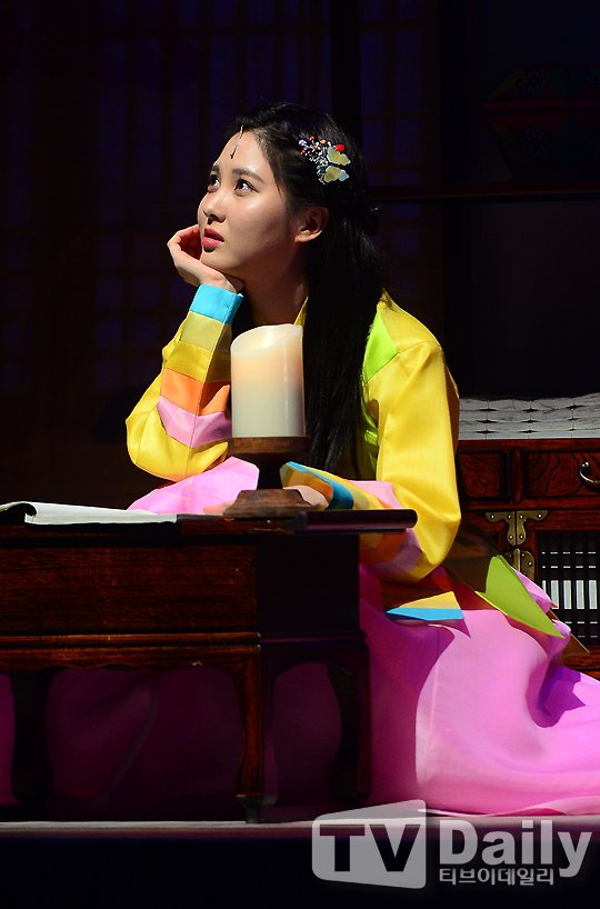 [OTHER][04-12-2013]Hình ảnh mới nhất từ vở nhạc kịch "The moon that embraces the sun" của SeoHyun 1390195996_640470