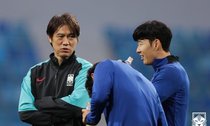 "손흥민의 훌륭한 기록, 진심으로 축하한다"…홍명보 감독, "다른 기록도 손흥민이 가져갔으면 좋겠다"