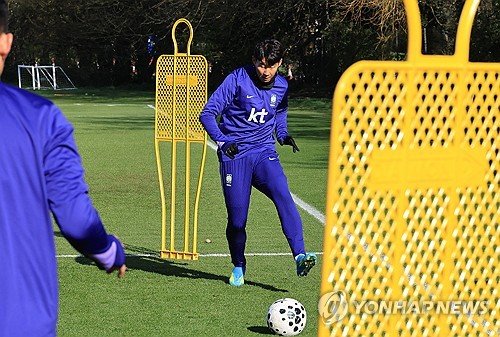 영국 현지에서 훈련하는 한국 축구대표팀 현장 사진