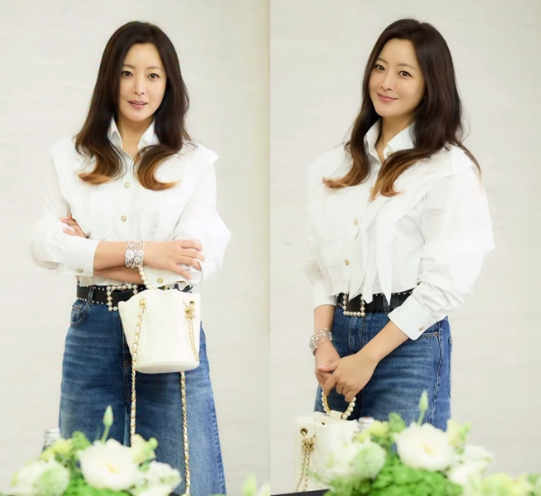 김희선, 48세 원조 동안 미모! 화이트 셔츠에 데님 스커트로 끝낸 여신 비주얼
