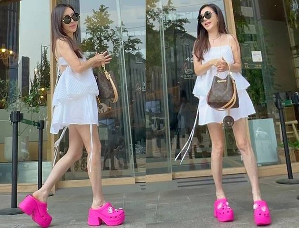 박준금, 너무 더워서 루이비통에 크록스 신었다…&apos;60대 하객룩&apos; 찢었다