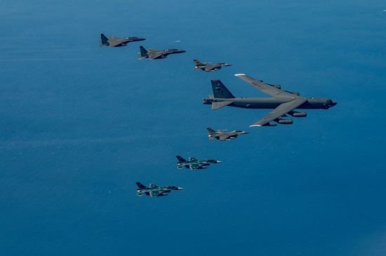 한미일, 첫 합동 공중 훈련…핵무장 가능 B-52 참가