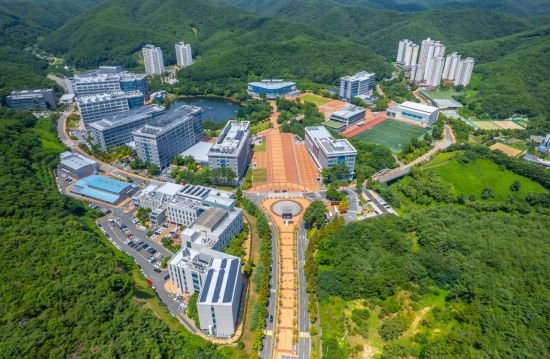 "조선업도 AI로 짓는다"…UNIST, 초거대 산업 AI 개발 본격화