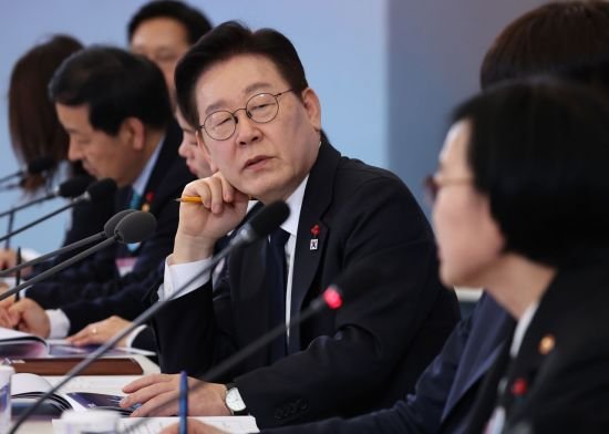 신임 총리에 한성숙 지명한 李대통령, 'AI 대전환·모두의 성장' 전면에