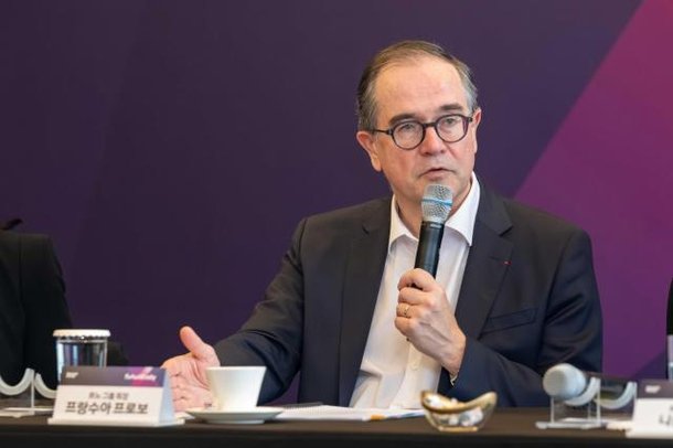 "인공지능 車 시장, 中 보다 韓이 앞설 것…2030년 100% 친환경차 전환"