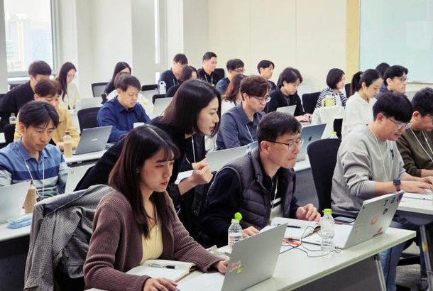 SK브로드밴드, 전 구성원을 AI 전문가로…'AI와 일하기' 가속화