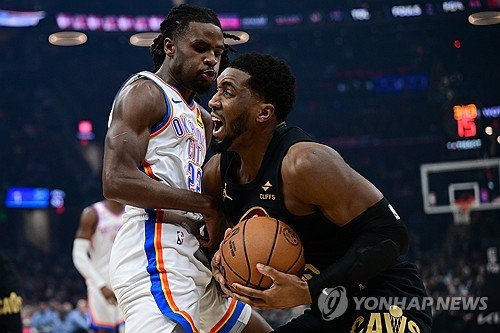 클리블랜드 돈노번 미첼 돌파 장면