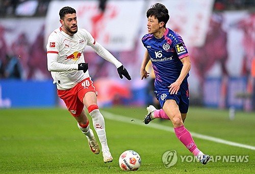 RB 라이프치히 vs FSV 마인츠 05 경기 장면(이재성 관련 사진)