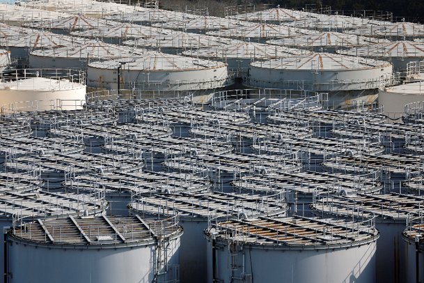 후쿠시마 제1원자력 발전소에 약 1천개의 오염수 보관 탱크가 나열되어 있다. 연합뉴스