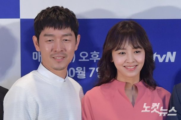 피아니스트 김가온왼쪽과 배우 강성연. 박종민 기자