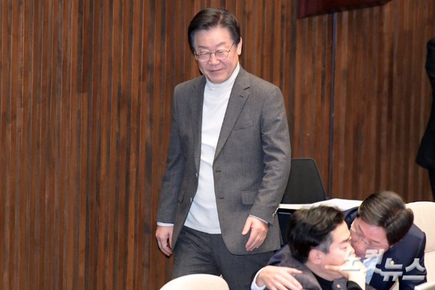 이재명 더불어민주당 대표가 20일 서울 여의도 국회에서 열린 제413회국회임시회 제2차 본회의에 참석하고 있다. 윤창원 기자