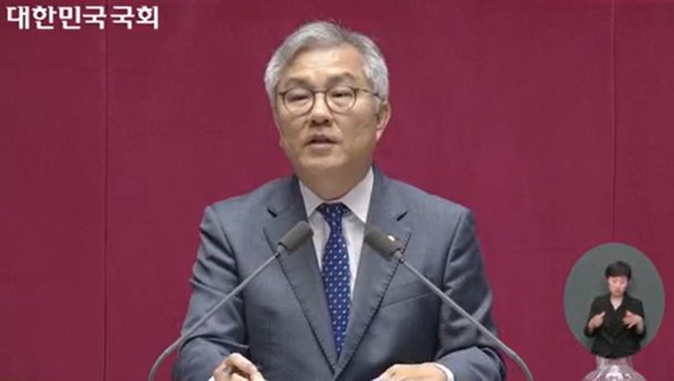 5일 국회 대정부질문을 하고 있는 최강욱 민주당 의원/국회TV