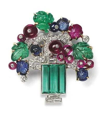 영국 왕 조지 5세(King George V)의 아내 메리 여왕에게 판매된 뚜띠 프루티 브로치 Marian Ge rard, Collection Cartier ⓒ Cartier
