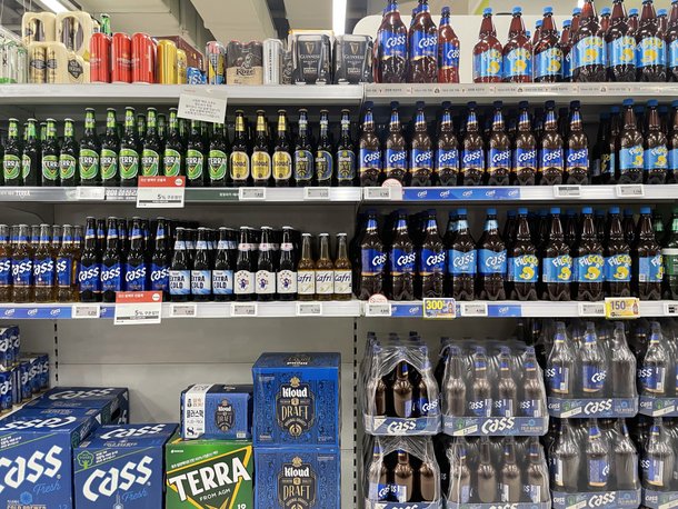 소주·맥주 이어 라면까지…정부 가격 인하 압박에 백기