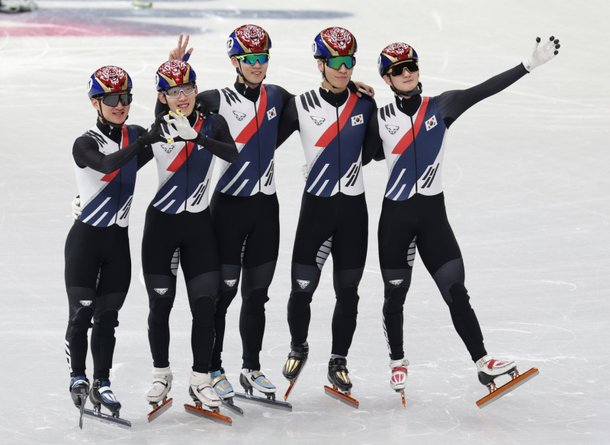 쇼트트랙 남자 5000m 계주 준결승 대표팀 모습