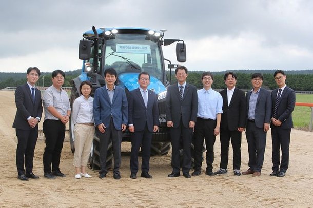 LS엠트론, 한국마사회와 자율주행 트랙터 개발