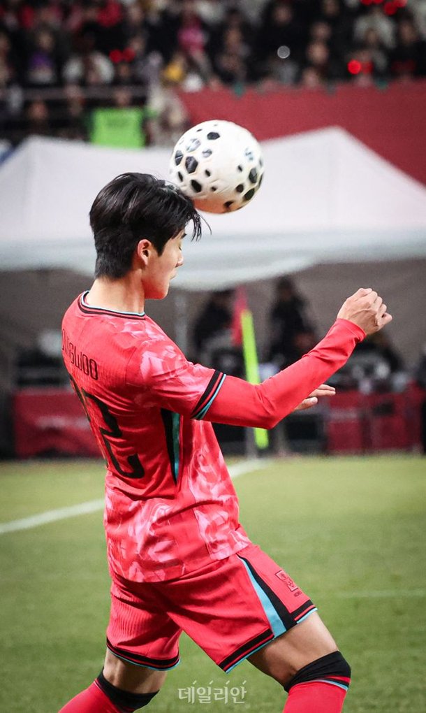 설영우 패스 수령 장면