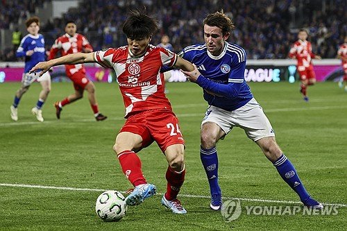 스트라스부르 vs 마인츠 05 UECL 경기 사진