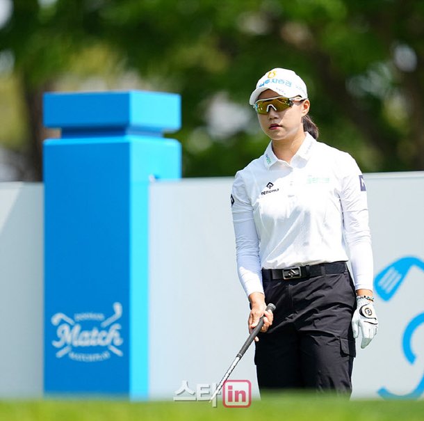 [골프in포토]정윤지,신중한 첫 홀