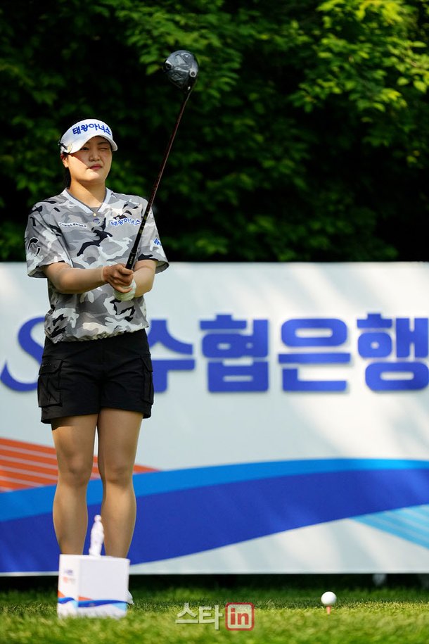 [골프in포토]홍현지,상위권을 노려본다