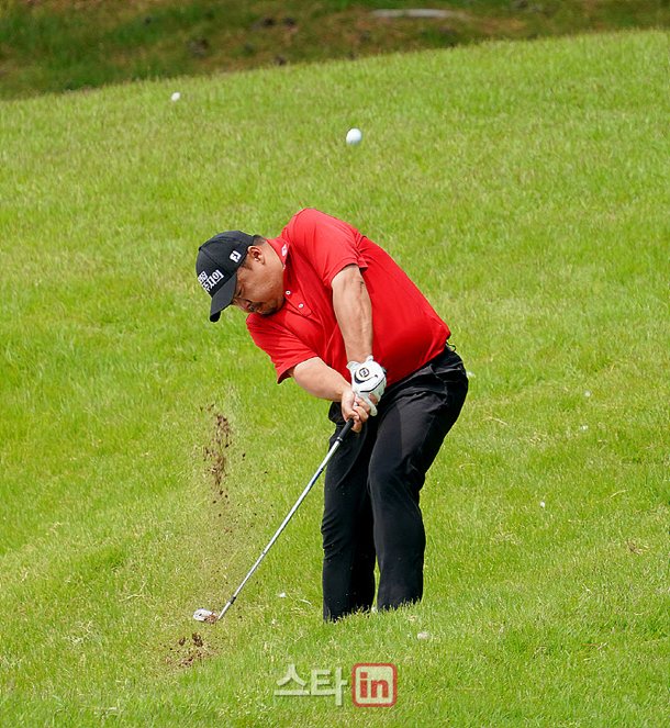 [골프in포토] 유송규, 좋은 샷감을 이어간다