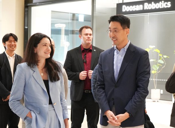 엔비디아 젠슨 황 딸 매디슨, 두산로보틱스 찾아…피지컬 AI 기술 협력 논의