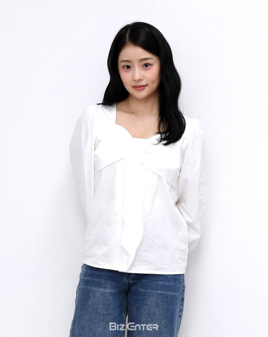 [비즈 스타] &apos;폭싹 속았수다&apos; 학씨 부인 채서안 아이유, 첫 촬영 후 응원 메시지(인터뷰①)