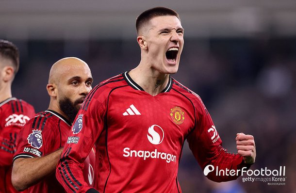 맨체스터 유나이티드 2월 이달의 선수로 언급된 세슈코 관련 이미지