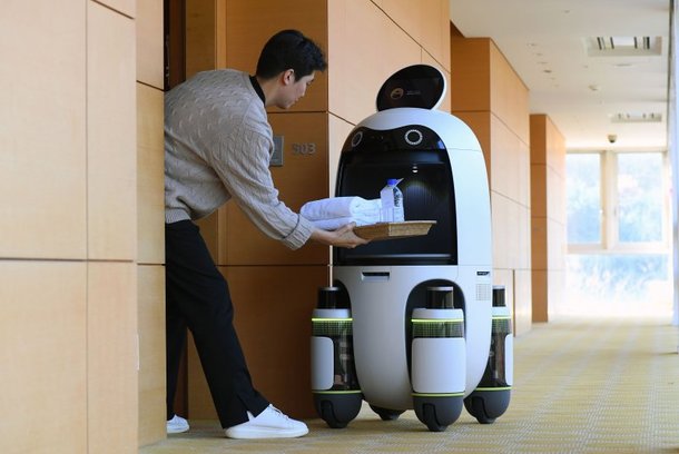 롤링힐스호텔에서 서비스하고 있는 현대차그룹 배송 로봇. 현대자동차그룹 제공